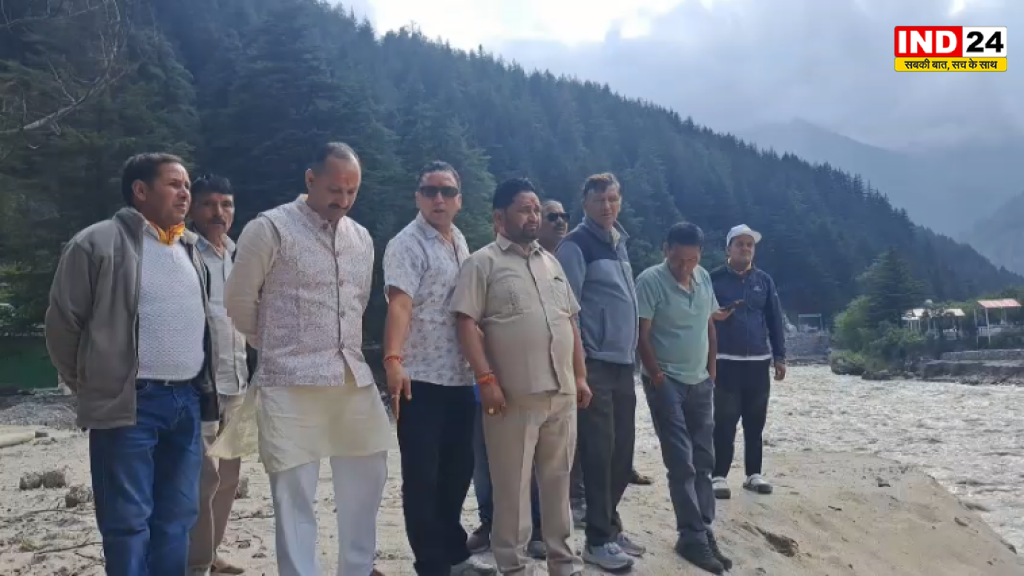 भागीरथी के बढ़ते खतरे के बीच हर्षिल-धराली में बचाव कार्यों का निरीक्षण, ग्रामीणों ने जताई नाराजगी
