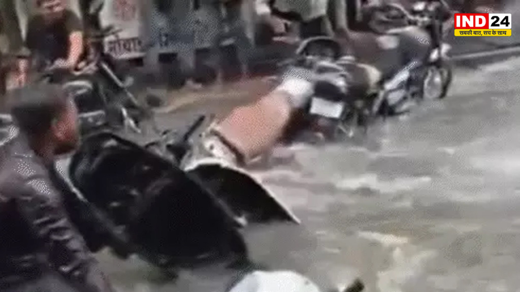 देशभर में मानसून का कहर, MP-UP समेत कई राज्यों में भारी बारिश, बिहार-झारखंड में बिजली गिरने से 5 की मौत