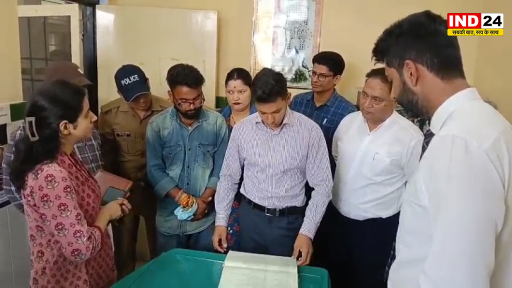 रानीखेत अस्पताल की व्यवस्थाओं का डीएम ने लिया जायजा, मरीजों को बेहतर सुविधाएं देने पर जोर