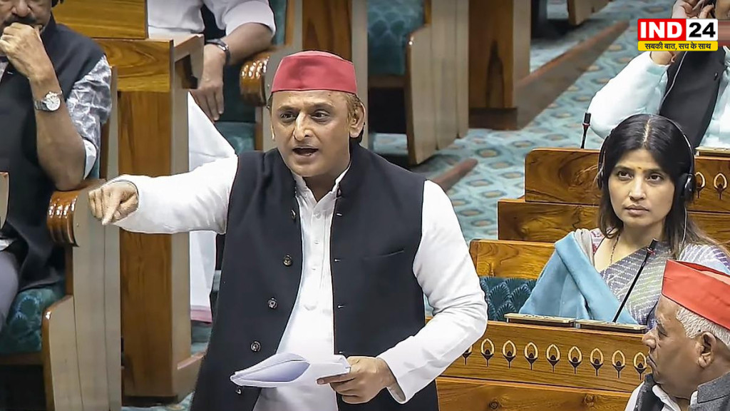 लोकसभा में स्पीकर के फैसले पर भड़के अखिलेश यादव, BJP के साथ कांग्रेस पर भी साधा निशाना