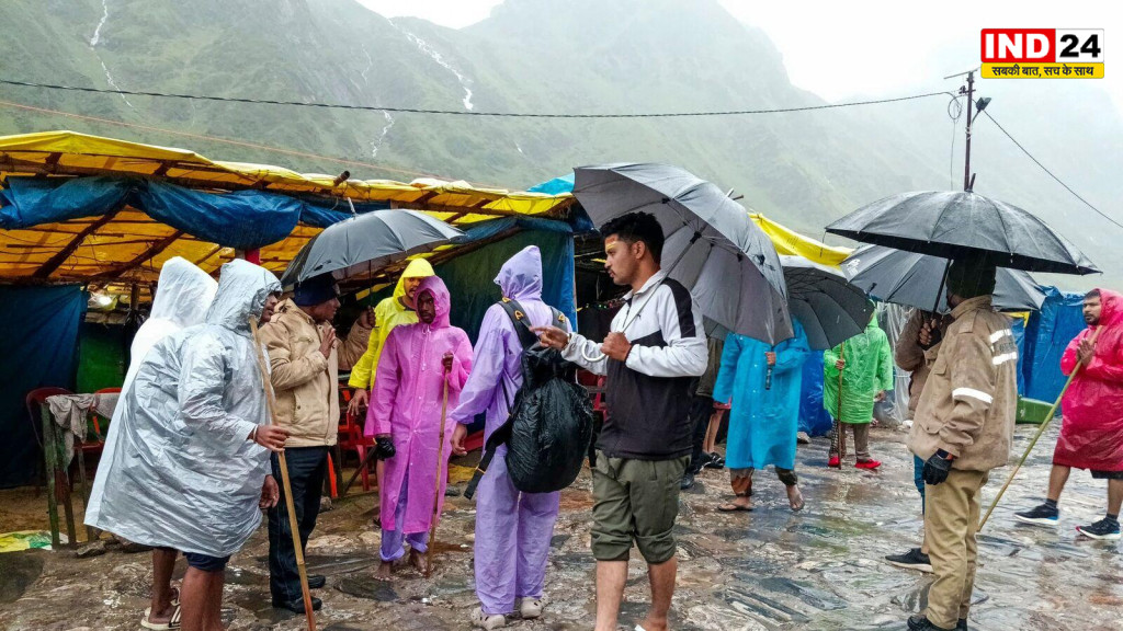 उत्तराखंड में बारिश का कहर जारी, रुद्रप्रयाग में स्कूल-आंगनबाड़ी बंद; यमुनोत्री हाईवे फिर मलबे से बाधित