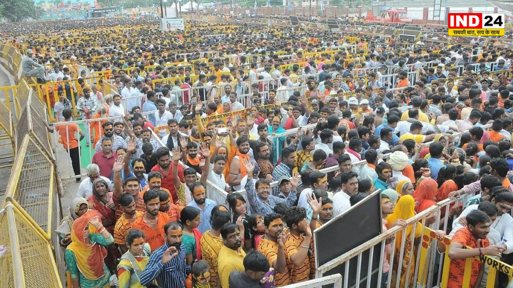 श्रावण में उमड़ा आस्था का महासागर: आठ दिनों में 29 लाख श्रद्धालुओं ने किए बाबा महाकाल के दर्शन, प्रसाद बिक्री ने भी बनाया नया कीर्तिमान