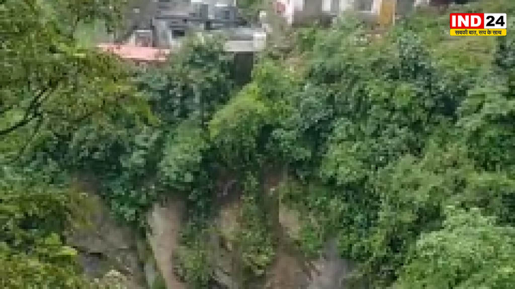 मसूरी-देहरादून मार्ग पर बारिश का कहर, नाले में भू-कटाव से कई मकानों को खतरा