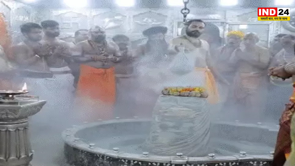 सावन का दूसरा सोमवार, बाबा महाकाल के दर्शन के लिए लगी लंबी कतारें,पहले सोमवार को 6.13 लाख श्रद्धालु ने किए थे दर्शन