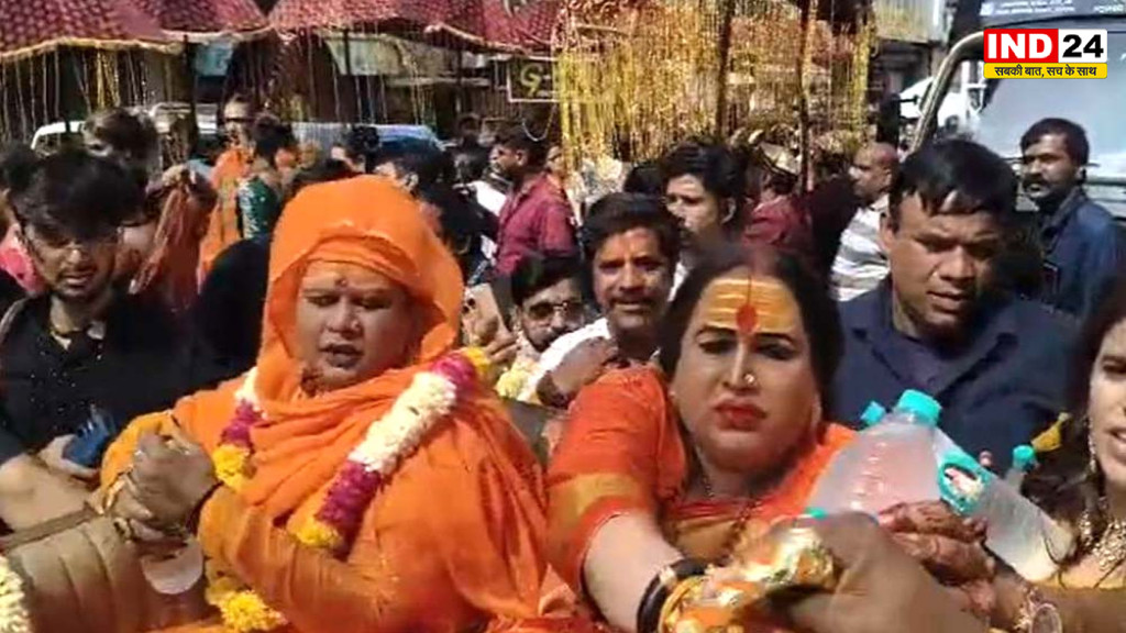 इंदौर में किन्नर समाज की भव्य शिवमय शोभायात्रा, विंटेज कार-बग्गियों और राधा-कृष्ण की झांकी ने मोहा मन