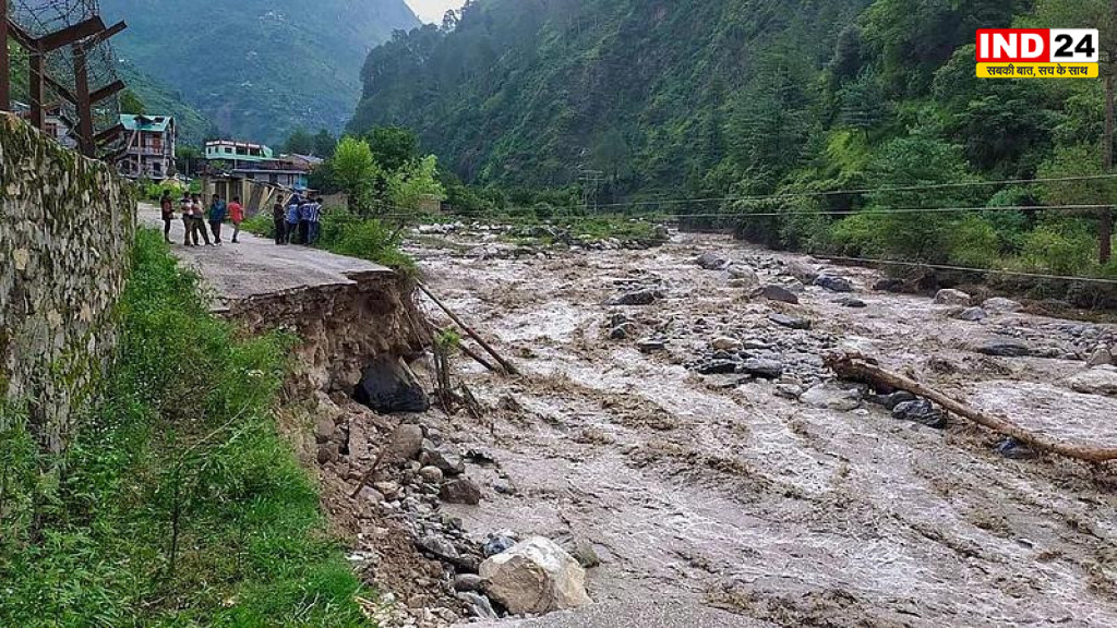 उत्तराखंड के 12 जिलों में फ्लैश फ्लड का खतरा, भारी बारिश के बीच प्रशासन अलर्ट