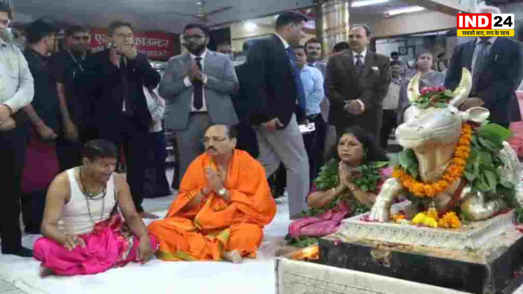 CJI सूर्यकांत ने किए बाबा महाकाल के दर्शन, नंदी हॉल में बैठकर की आराधना, मंदिर समिति ने किया सम्मान