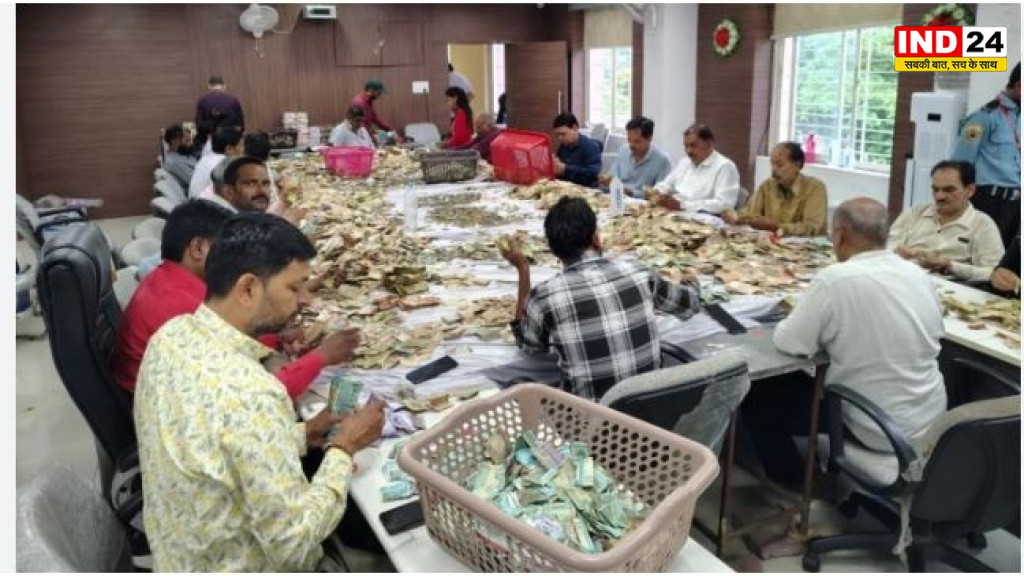 खजराना गणेश मंदिर की दान पेटियों से निकले 1.30 करोड़ रुपए, 40 पेटियों की गिनती जारी