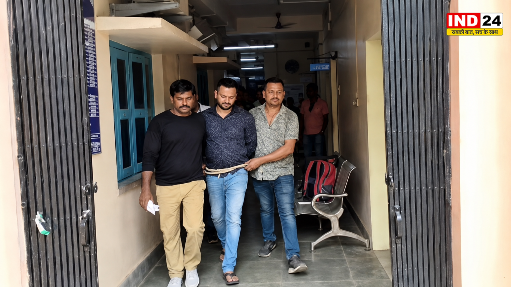 भाटपाड़ा नगरपालिका के TMC पार्षद तरुण साव गिरफ्तार, कमर में रस्सी बांधकर कोर्ट में पेश किया गया