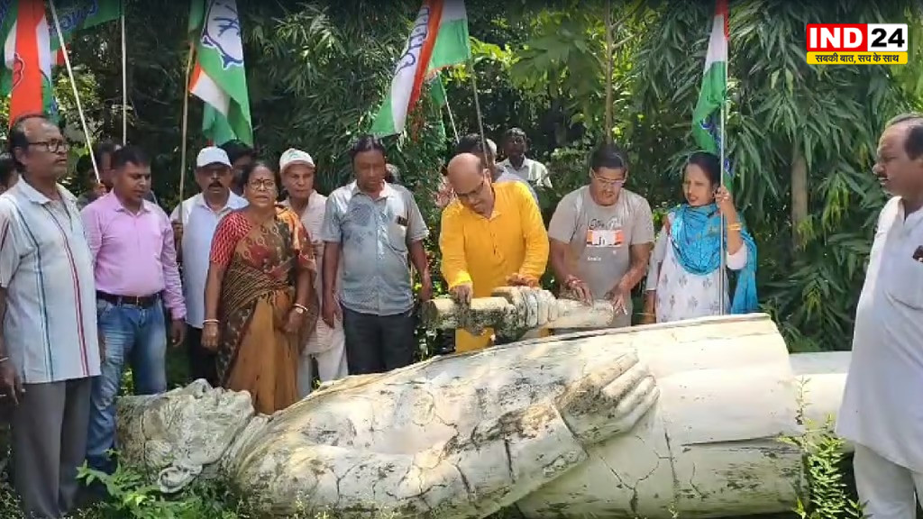  दुर्गापुर में देश के पहले प्रधानमंत्री जवाहरलाल नेहरू की मूर्ति तोड़े जाने पर बवाल, जंगल में मिली क्षतिग्रस्त प्रतिमा