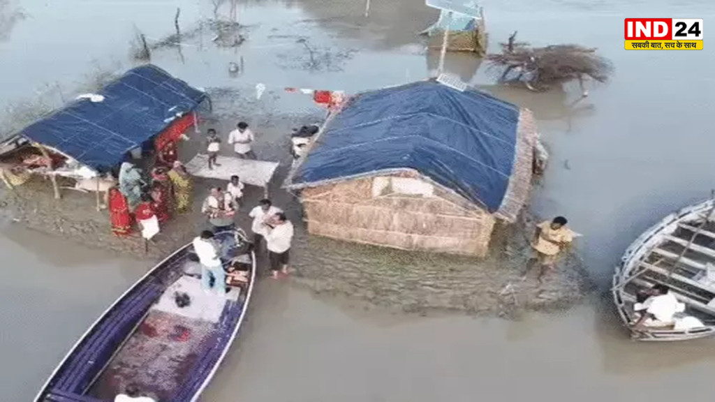 UP Weather: उफनती नदियों से बिगड़े हालात, गांव बने टापू, 65 जिलों में बारिश का अलर्ट