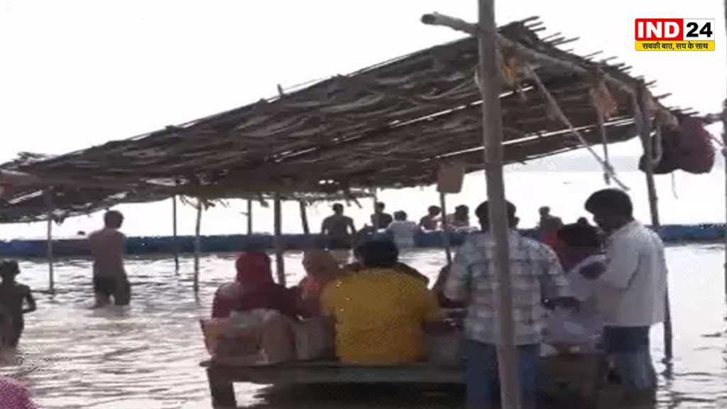 यूपी में बारिश का कहर, लखनऊ में घरों में घुसा पानी, सड़कें बनीं तालाब, 35 जिलों में बारिश, 46 में भारी बारिश का अलर्ट