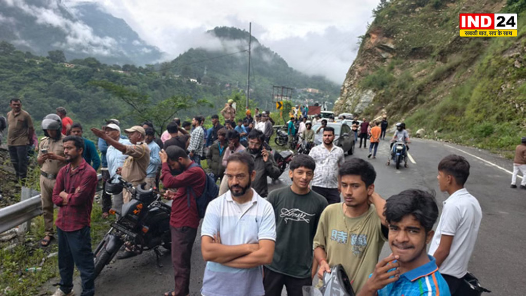 भूस्खलन से बदरीनाथ हाईवे बंद, सिमली-ग्वालदम NH-109 भी ठप, सड़क पर फंसे सैकड़ों यात्री