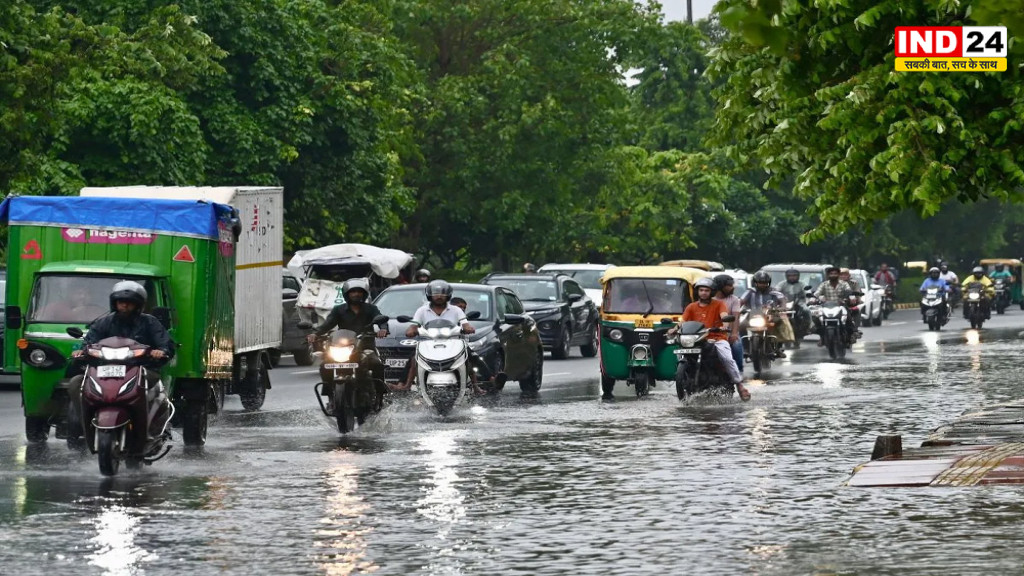 Delhi NCR Rain: तेज बारिश से दिल्ली-NCR बेहाल, कई सड़कें जलमग्न; ट्रैफिक थमा, 15 उड़ानें डायवर्ट