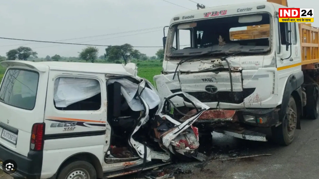 धार में भीषण सड़क हादसा, ट्रॉला से टकराई ईको वैन; गुजरात के 6 युवकों की दर्दनाक मौत