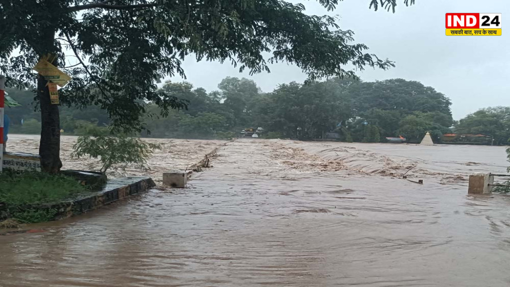 Dindori School Holiday: भारी बारिश के चलते डिंडोरी में आज स्कूल और आंगनबाड़ी बंद, नर्सरी से 12वीं तक छुट्टी