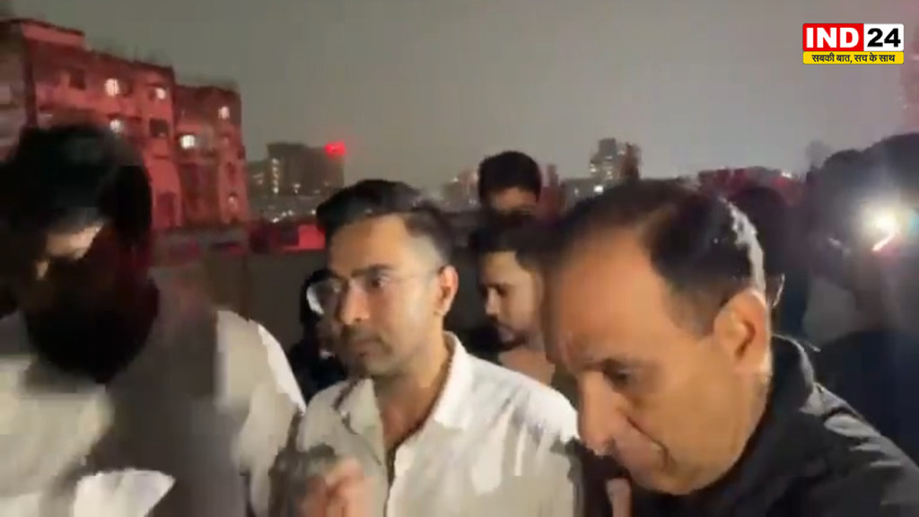कैमैक्स स्ट्रीट स्थित अभिषेक बनर्जी के कार्यालय से KMC ने हटाया बड़ा बिलबोर्ड, कार्रवाई के दौरान बढ़ा तनाव
