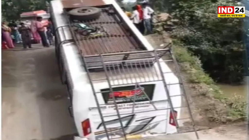 छत्तीसगढ़ में बड़ा हादसा टला, बिलासपुर-रतनपुर हाईवे पर बांसाझाल पुल टूटा, बस फंसी, 35 यात्री सुरक्षित, कई शहरों का संपर्क बाधित