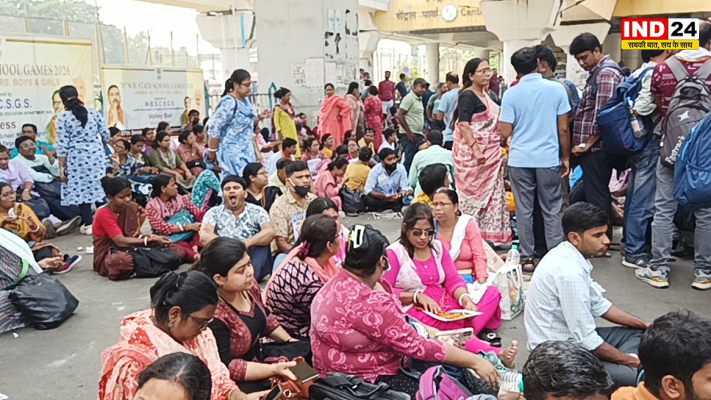 24 घंटे बाद भी विकास भवन के बाहर ICT शिक्षकों का धरना जारी, मांगें पूरी होने तक आंदोलन की चेतावनी