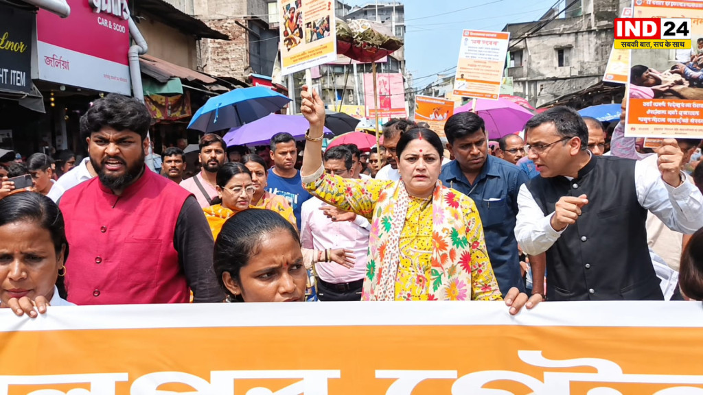 बागूईआटी में डेंगू के खिलाफ अभियान तेज, मंत्री अग्निमित्रा पॉल ने बांटी मच्छरदानी , लापरवाही पर जुर्माने की चेतावनी