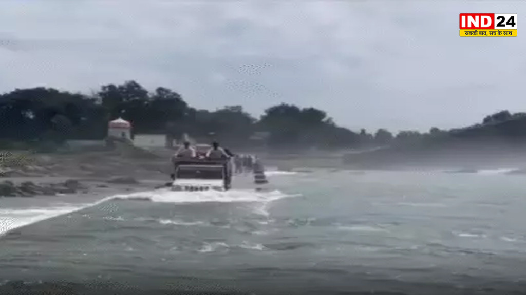 UP Weather: ललितपुर में पुल डूबा, उन्नाव की गलियों में नाव,  24 सितंबर से फिर बारिश