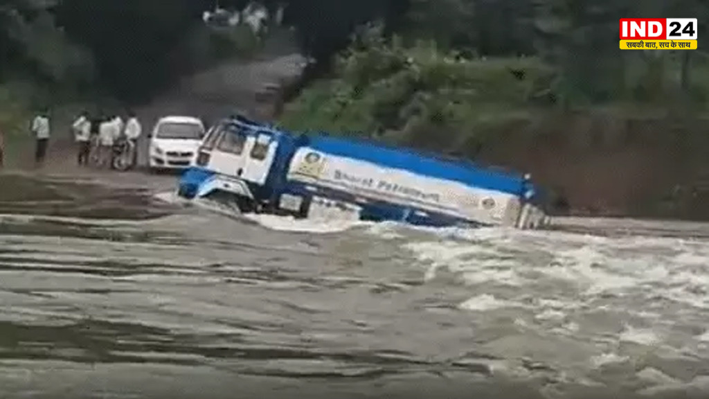 यूपी में भारी बारिश का अलर्ट, 32 जिलों में बाढ़ का खतरा, सरकार ने कहा- बेवजह घर से न निकलें