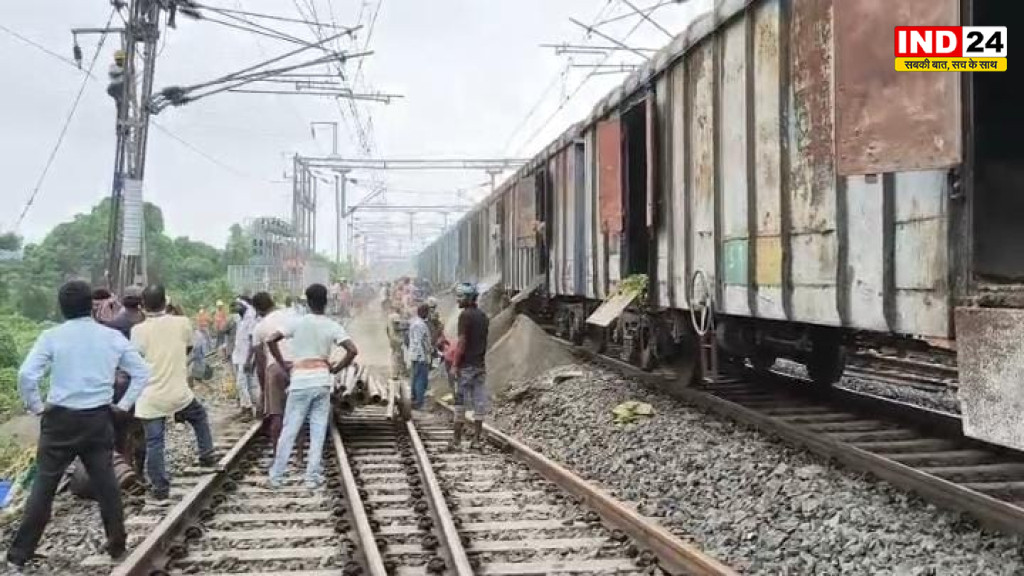 तिलडांगा-न्यू फरक्का के बीच रेलवे ट्रैक पर भूस्खलन, कंचनकन्या एक्सप्रेस समेत कई ट्रेनें फंसी