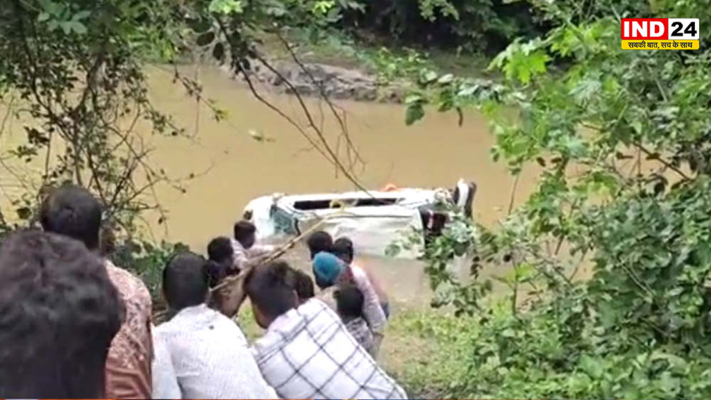 Agar Malwa Accident: नलखेड़ा में बड़ा हादसा, मां बगलामुखी मंदिर के पास नाले में बही कार; 8 श्रद्धालुओं की मौत