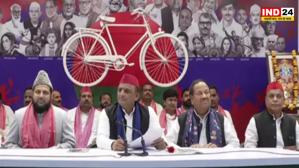 पूर्व मंत्री राम आसरे कुशवाहा की 13 साल बाद घर वापसी, चुनाव से पहले भाजपा से सपा में लौटे