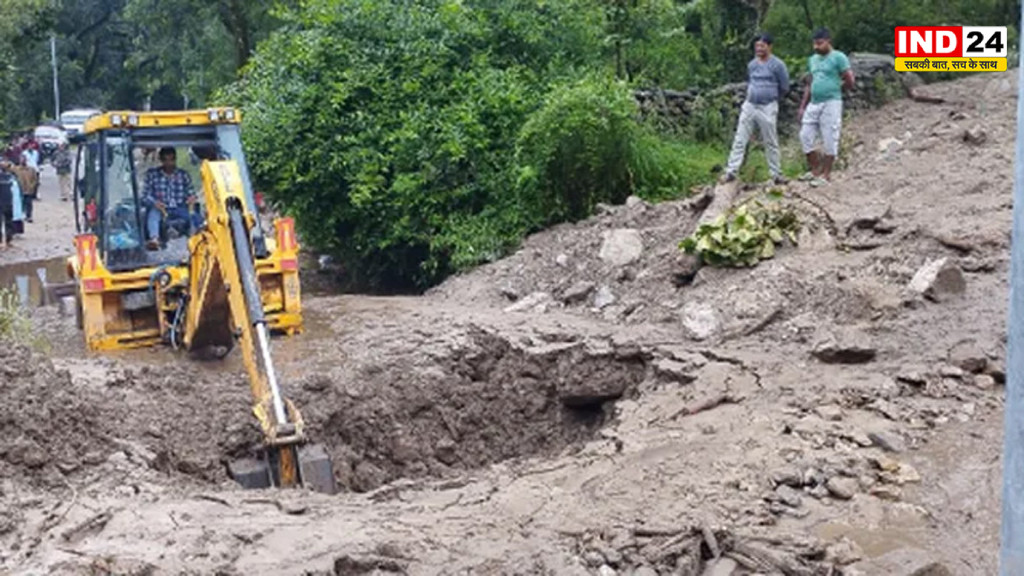 Uttarakhand Weather Alert: बारिश के बीच पहाड़ों में बढ़ी मुश्किलें, मद्महेश्वर मार्ग बंद; केदारनाथ हाईवे पर आया मलबा