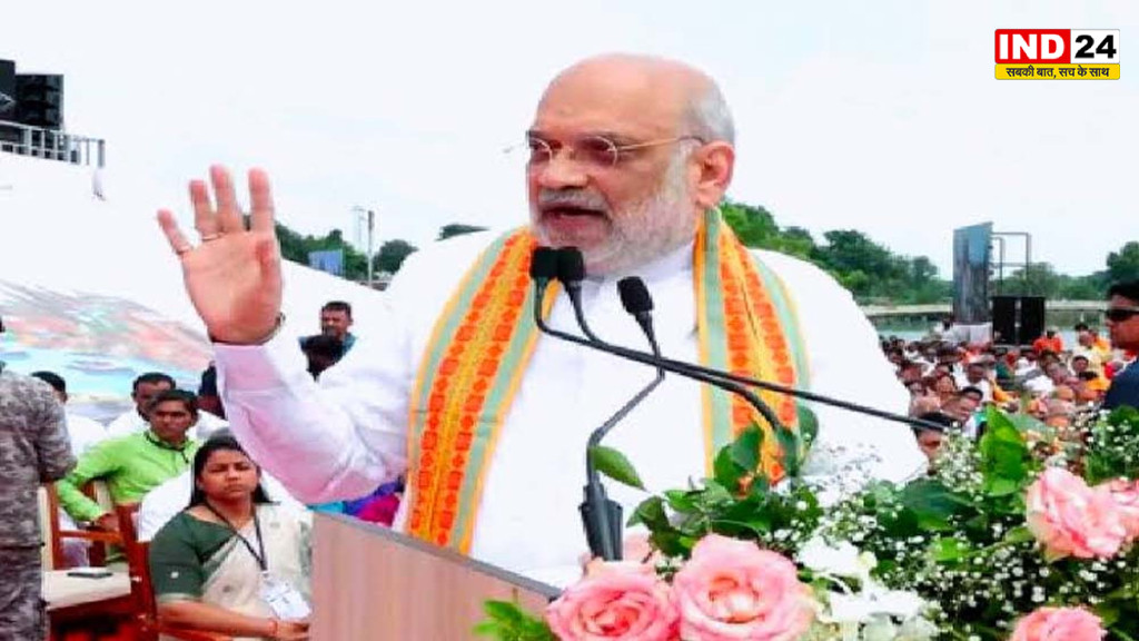 अमित शाह पहुंचे पीएम मोदी के पैतृक गांव वडनगर, हटकेश्वर महादेव मंदिर में की पूजा-अर्चना