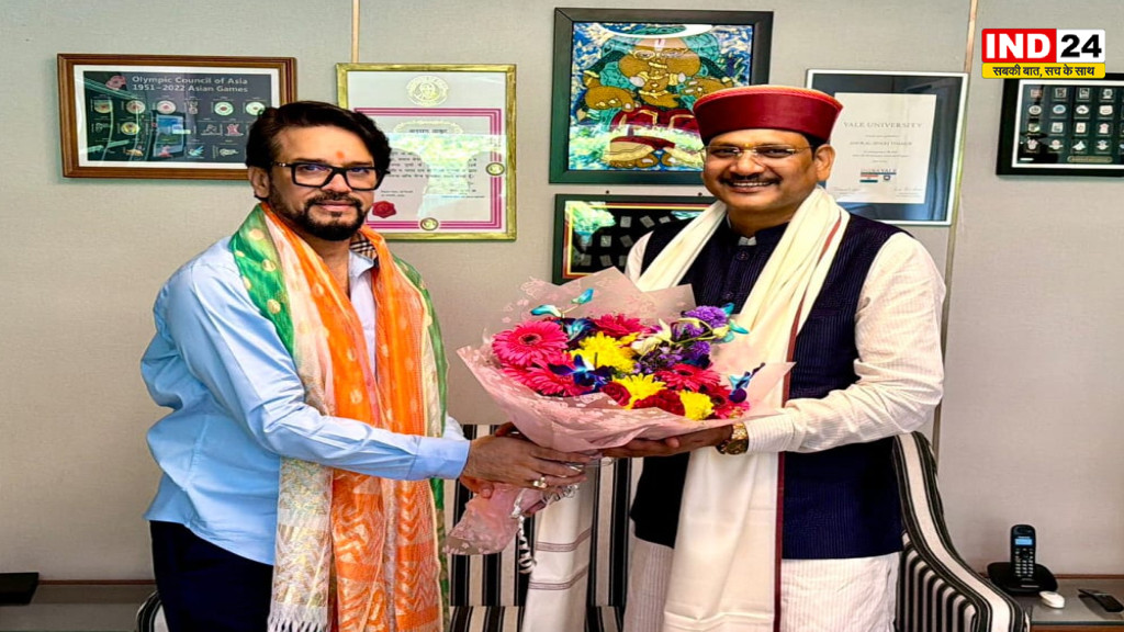 बीजेपी ओबीसी मोर्चा अध्यक्ष अमरपाल मौर्य का हिमाचली अंदाज में सम्मान,पूर्व केंद्रीय मंत्री अनुराग सिंह ठाकुर ने दी बधाई