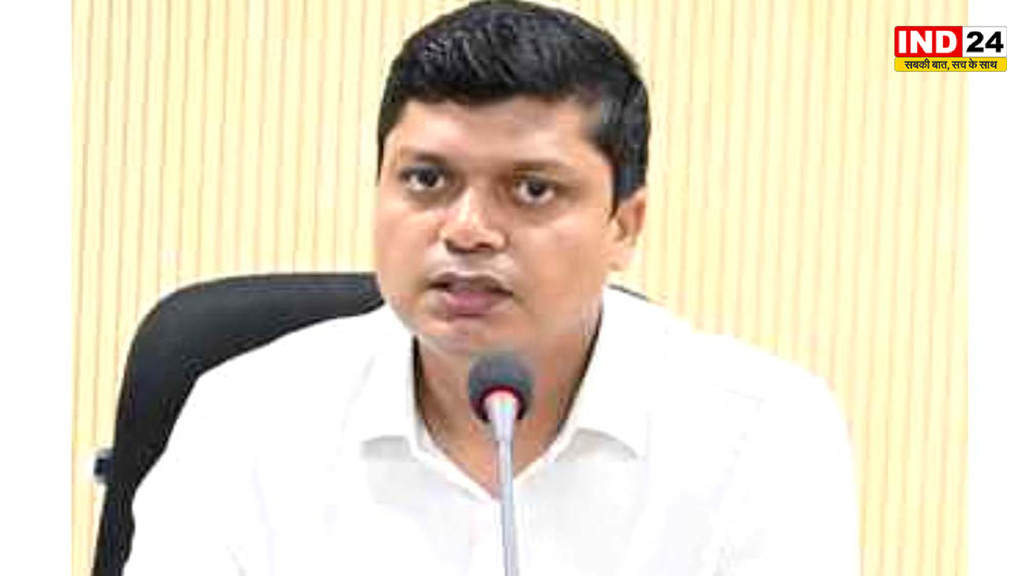 छत्री चौक स्थित शाही मस्जिद का हिस्सा समुदाय द्वारा स्वत: हटाया जा रहा है - कलेक्टर रोशन सिंह