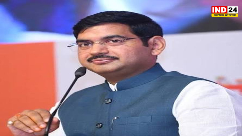 बैंक की नौकरी छोड़ी, 2010 में BJP से जुड़े, अब 37 दिन में राष्ट्रीय मीडिया की कमान, कौन हैं आशीष ऊषा अग्रवाल?