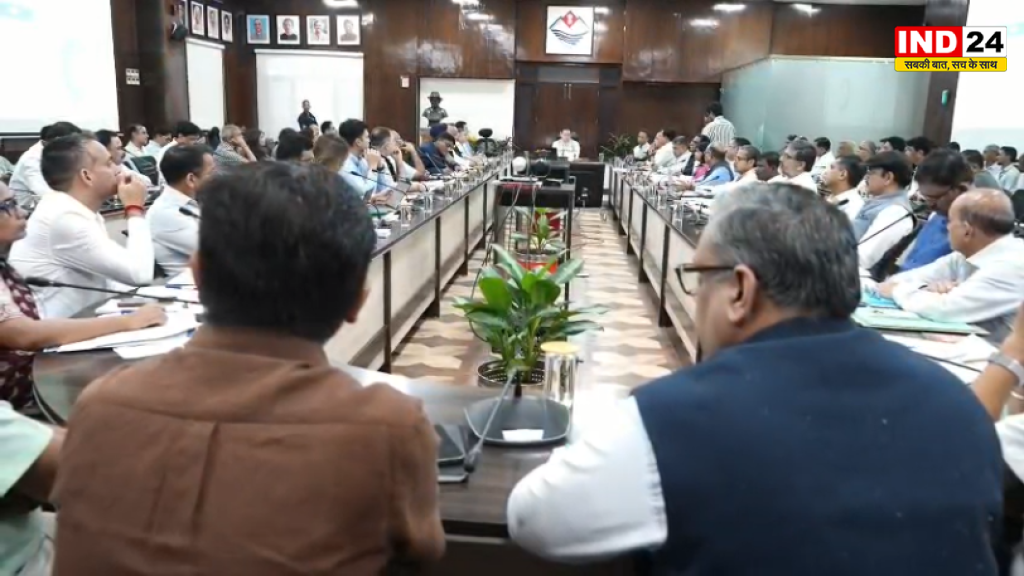 सीएम धामी ने की हेल्पलाइन 1905 की समीक्षा, बोले- जन शिकायतों के निस्तारण में लापरवाही बर्दाश्त नहीं