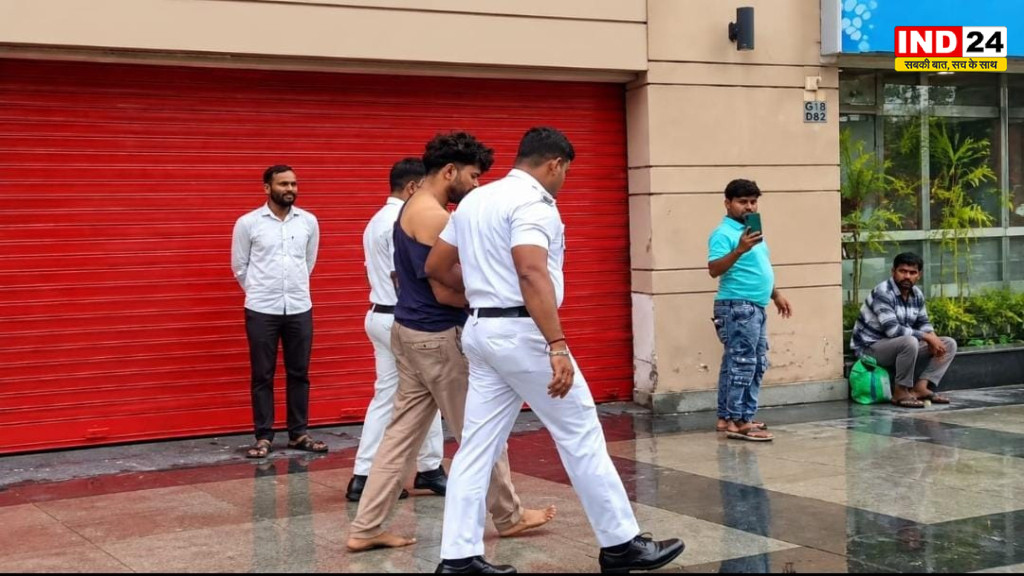 न्यू टाउन के डाउन टाउन मॉल में सहपाठी पर चाकू से हमला, गले में गंभीर चोट; इंजीनियरिंग छात्र गिरफ्तार