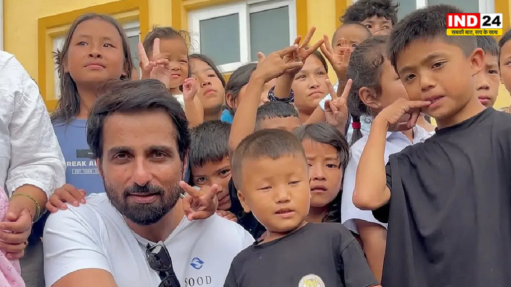 नेपाल की बाढ़ में मदद के लिए आगे आए सोनू सूद, राहत सामग्री लेकर काठमांडू पहुंचे
