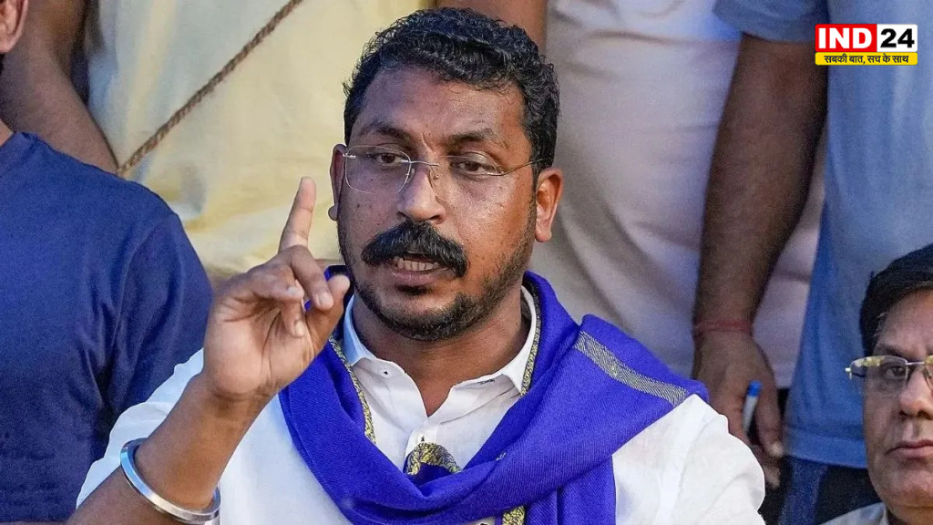 UP NEWS: चंद्रशेखर आजाद के खिलाफ गैर-जमानती वारंट जारी, जानें क्या है 8 साल पुराना मामला