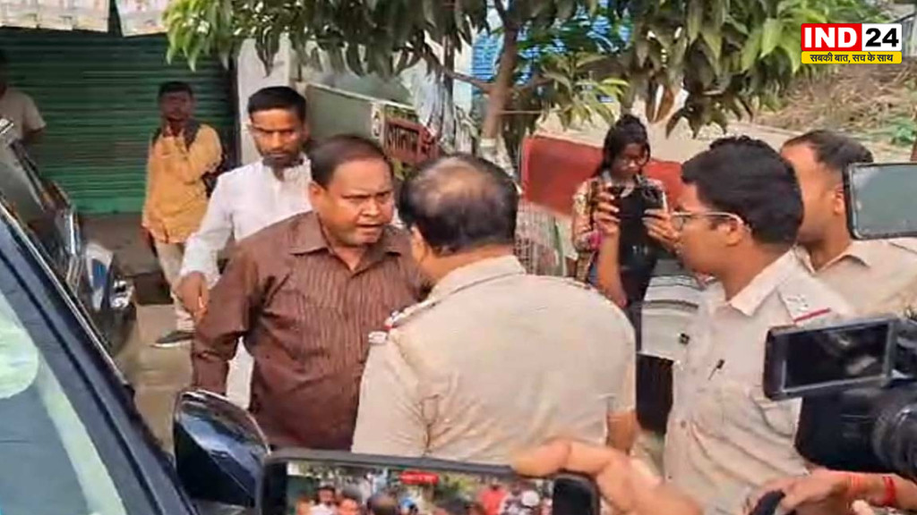 रेजीनगर उपचुनाव के बीच हंगामा, हुमायूं कबीर को पुलिस ने लिया हिरासत में
