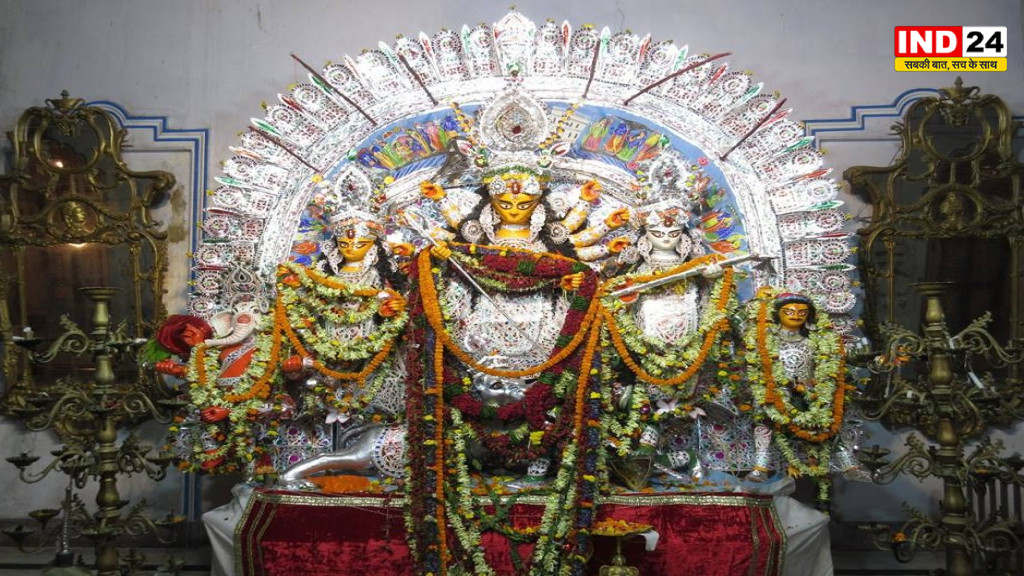 बंगाल में आखिर कब शुरू हुई दुर्गा पूजा? महिषासुरमर्दिनी के आह्वान से जन-उत्सव बनने तक की पूरी कहानी