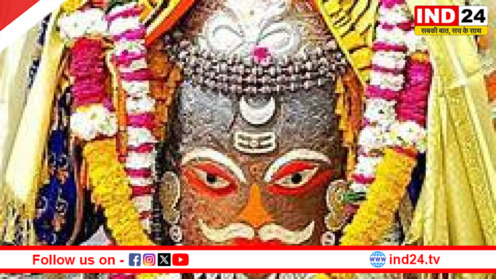 त्रिपुंड, त्रिशूल और रुद्राक्ष से अलंकृत बाबा महाकाल, भस्म आरती में भक्तों को मिले अलौकिक दर्शन