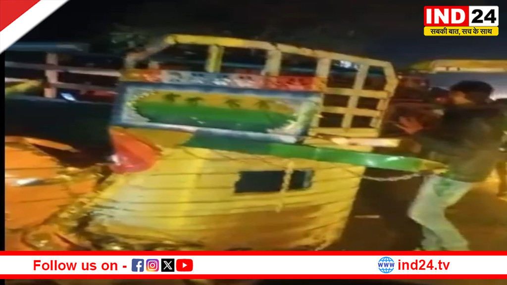 भोपाल के बैरसिया में भीषण सड़क हादसा, ट्रैक्टर-ट्रॉली और पिकअप की टक्कर में पांच की मौत