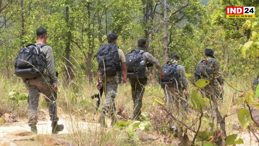  Chhattisgarh News: बीजापुर में 35 लाख के इनामी 6 माओवादियों ने किया सरेंडर, सुकमा में हथियारों का बड़ा जखीरा बरामद