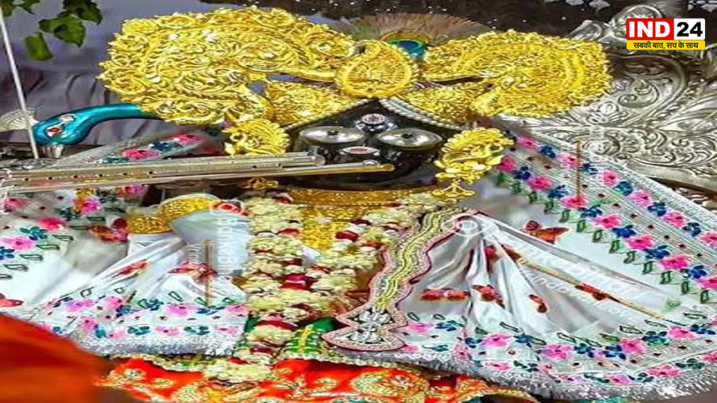 शरद पूर्णिमा पर बांके बिहारी महारास मुद्रा में देंगे दर्शन, सफेद श्रृंगार और बंसी से सजे प्रभु का साल में एक बार का दिव्य रूप