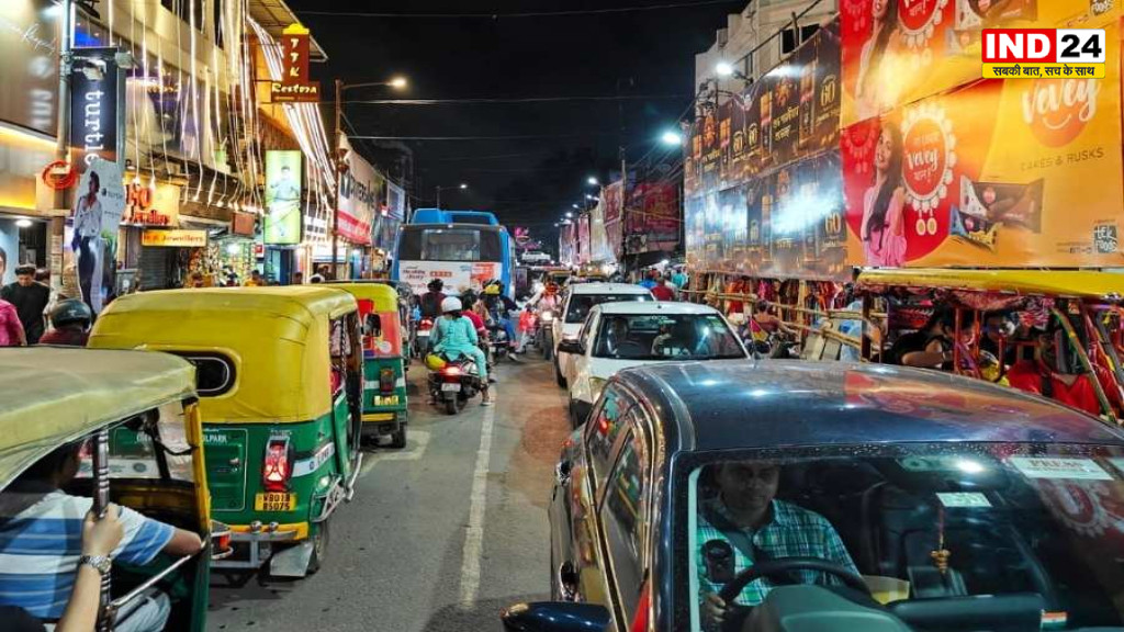 महाषष्ठी पर कोलकाता की रफ्तार पर ब्रेक, भीड़ और जाम से बेहाल हुए लोग