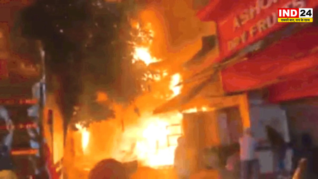 Jammu Fire: जम्मू रेलवे स्टेशन के पास शिव मार्केट में भीषण आग, 35–40 दुकानें जलकर राख; होटल को भी नुकसान