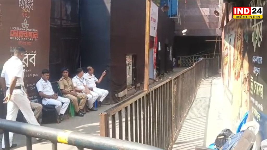 चोरबागान हादसे का असर: महाअष्टमी पर सूना पड़ा पूजा पंडाल, पुलिस पहरे के बीच पसरा सन्नाटा