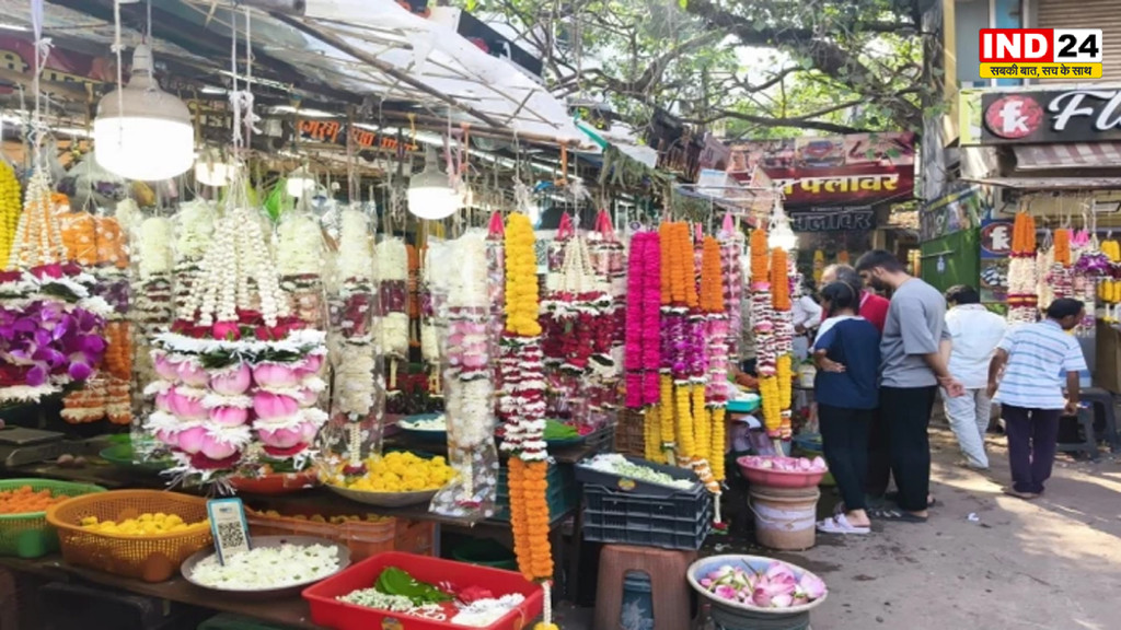 रायपुर में नवरात्र शुरू होते ही महंगाई का झटका, फल-फूल 100% तक महंगे, सेव ₹250 किलो, पूजा की माला ₹100 में