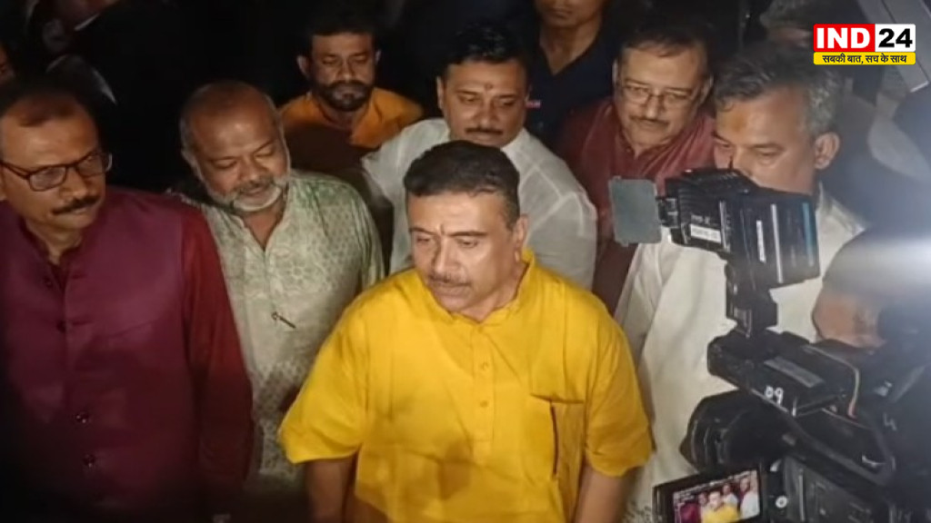 महालया पर गंगा घाटों पर गूंजा महिषासुरमर्दिनी का पाठ, मुख्यमंत्री सुवेंदु अधिकारी ने दुर्गा पूजा को वैश्विक पहचान दिलाने का जताया संकल्प