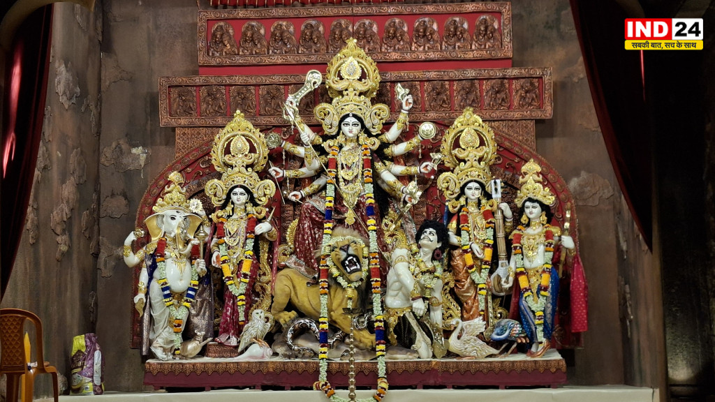 फूलबागान सर्वजनीन दुर्गा पूजा के पहले साल में देशभक्ति का रंग, ‘वंदे मातरम्’ के 150 साल पूरे होने पर आनंदमठ की तर्ज पर बना पंडाल